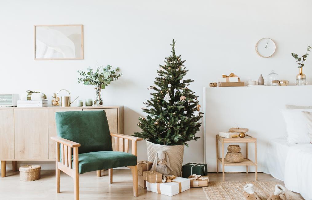 Reasons To Sell Your Home Before The New Year header image.