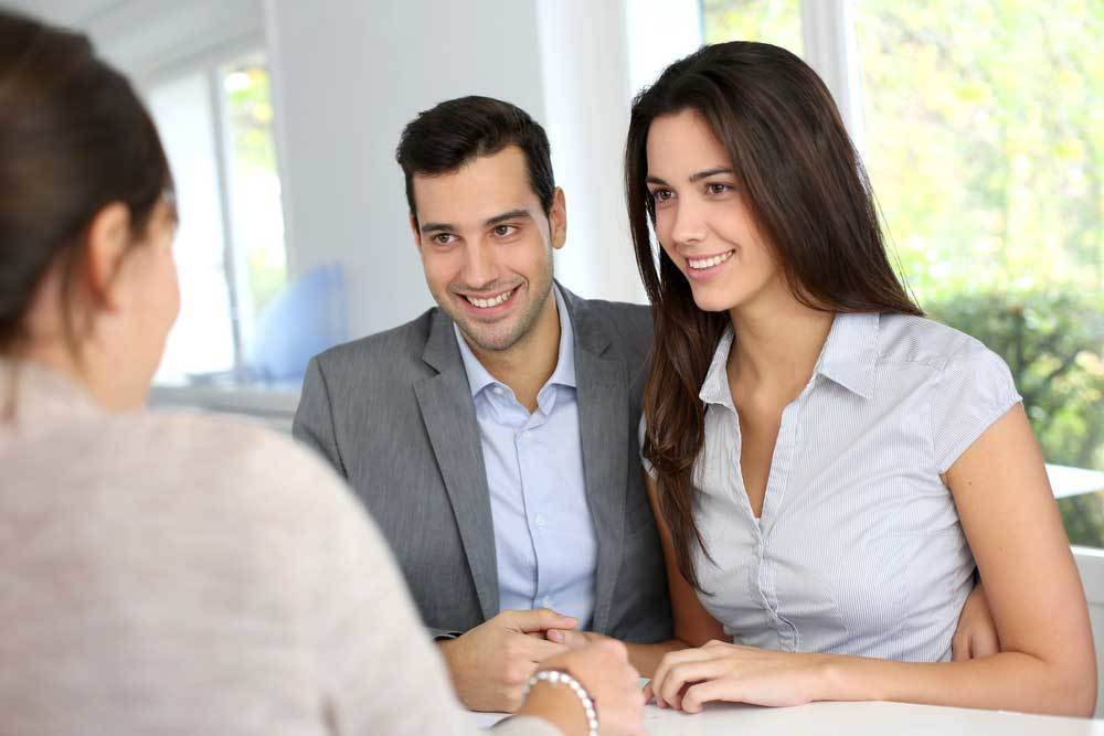 Why It's Important To Work With A Realtor header image.