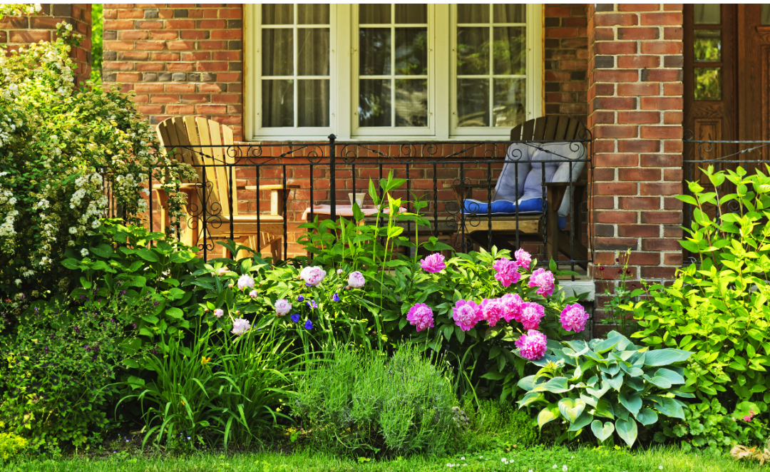 From Curb Appeal to Closing: 5 Tips to Make Your Home Shine header image.