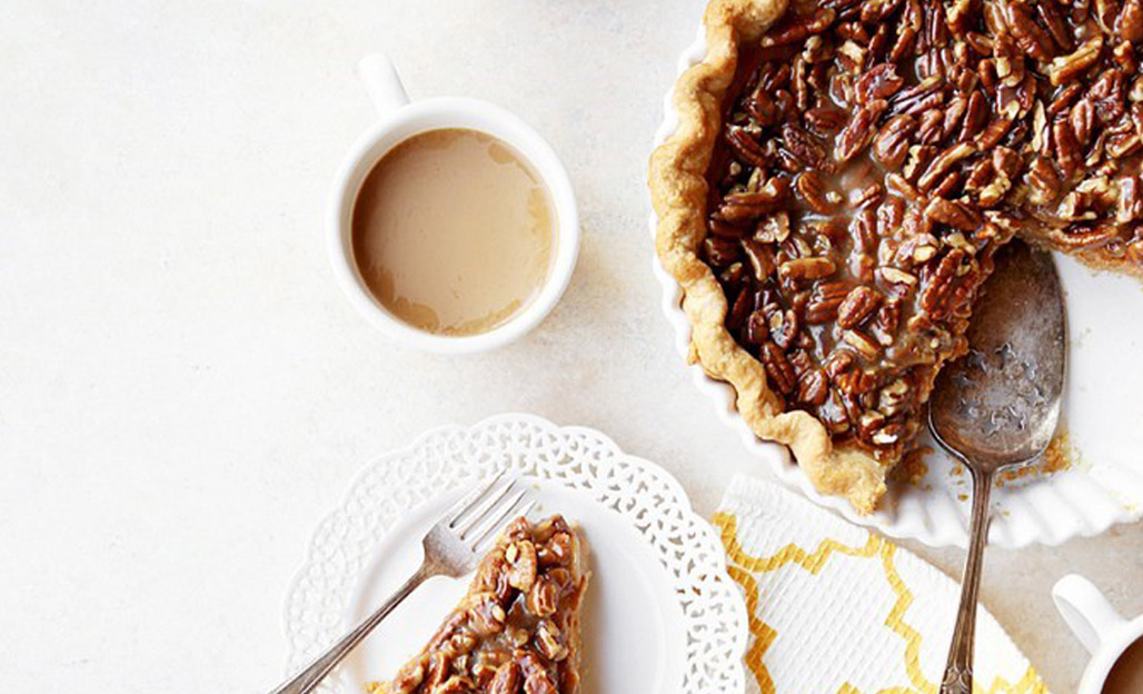 Top 5 Desserts to Have at Your Thanksgiving Dinner header image.