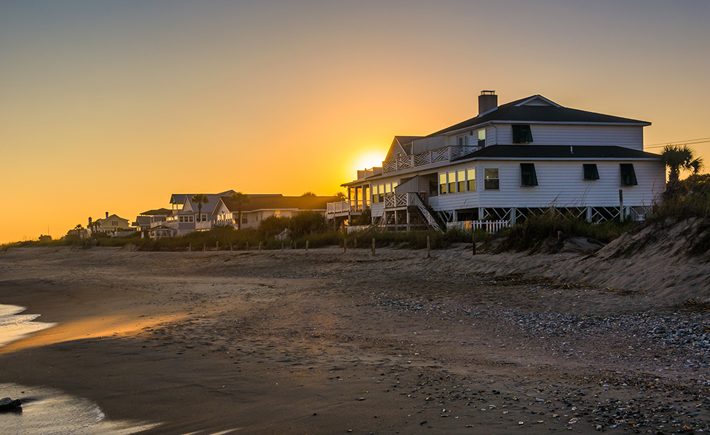 Discover the Perfect Time for Buying a Vacation Home header image.