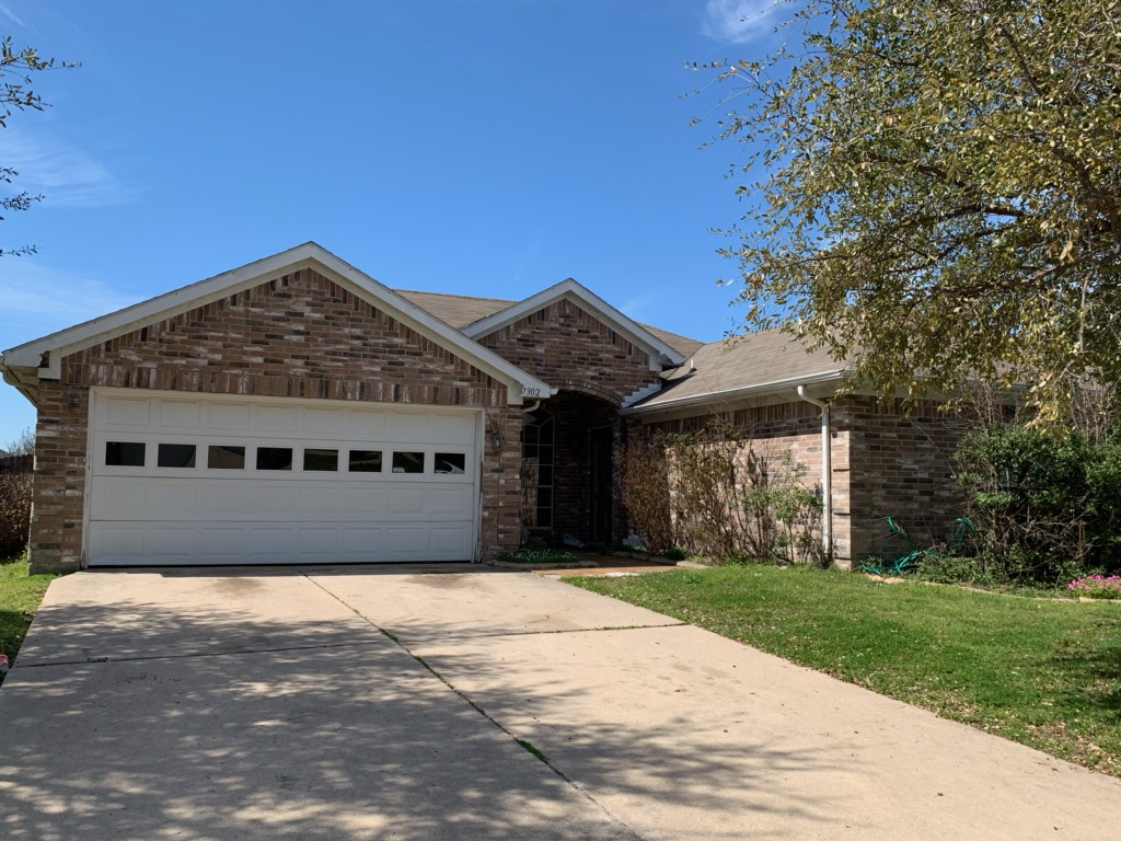 7302 Fossil Hill Drive | Arlington | Texas | 76002 header image.