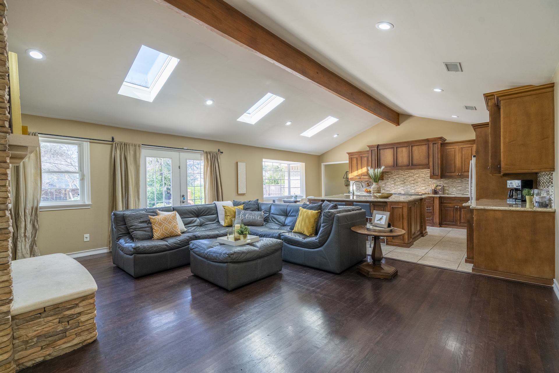 11021 Hillcrest Rd | Dallas | Texas | 75230 header image.