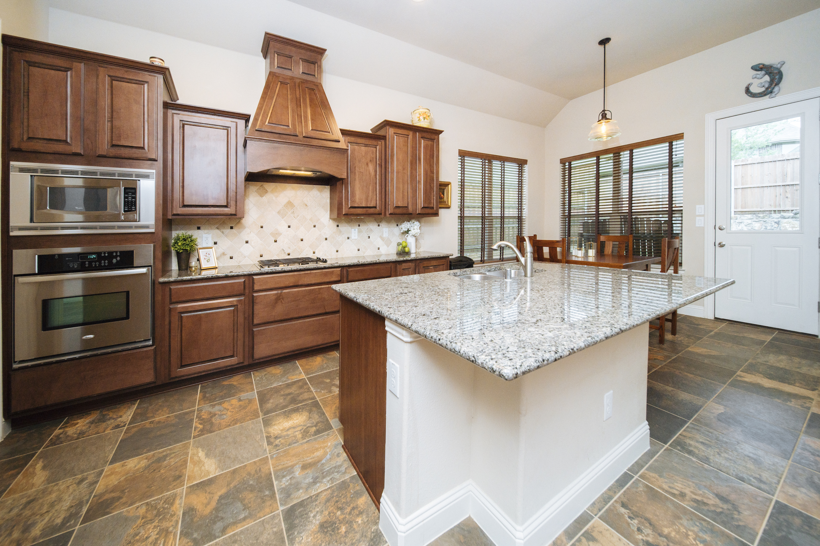 6734 Trailblazer Way | Dallas | TX | 75236 header image.