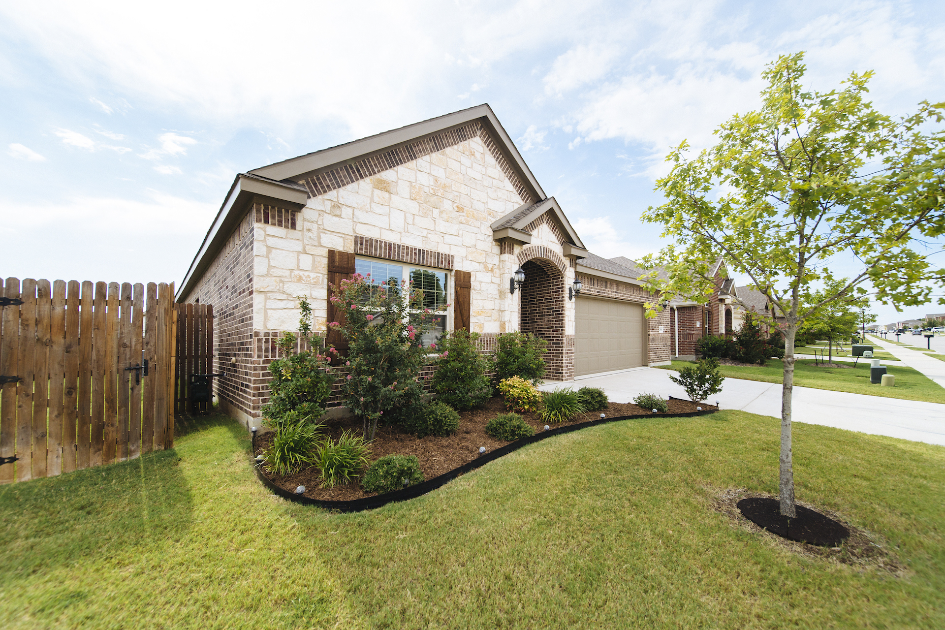 2000 Megan Creek Dr | Little Elm | TX | 75068 header image.