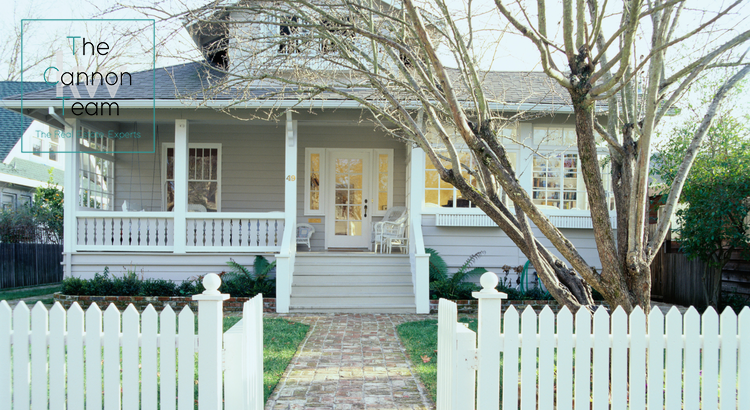 Sell Smarter: Why Working with a Real Estate Agent May Beat Going Solo header image.