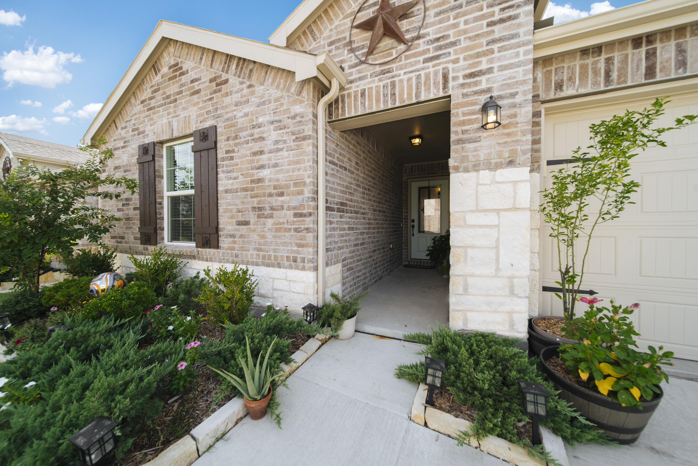 904 Rivers Creek Ln | Little Elm | TX | 75068 header image.