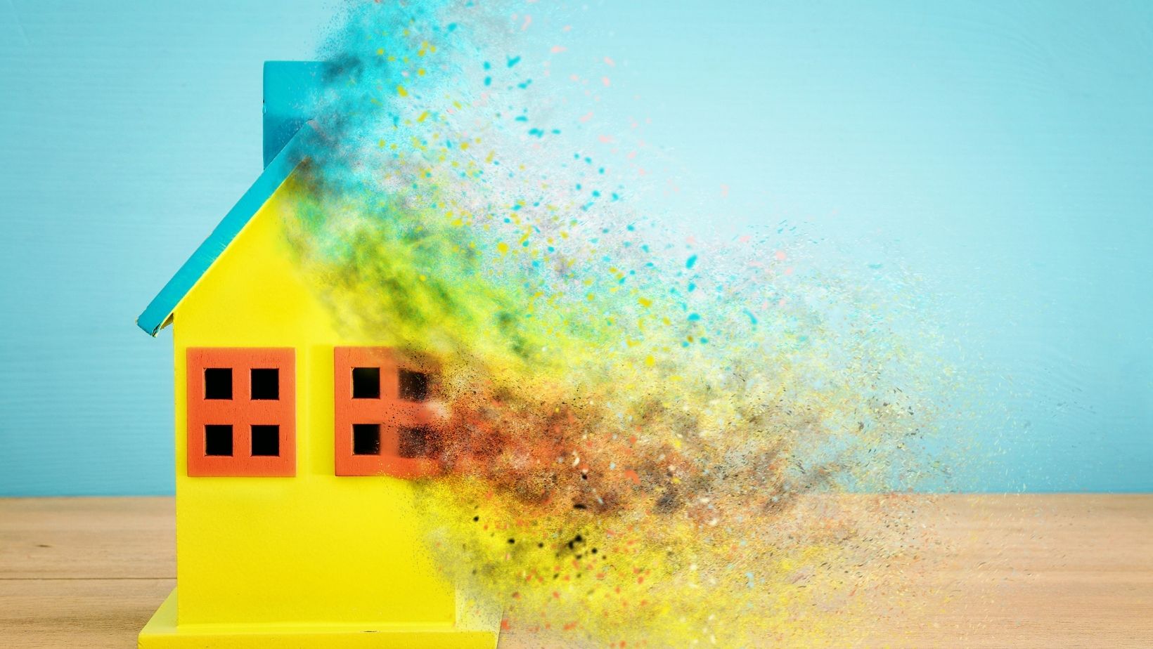 Is a Housing Crash on the Horizon? Eight Experts Weigh in on the Possibility header image.