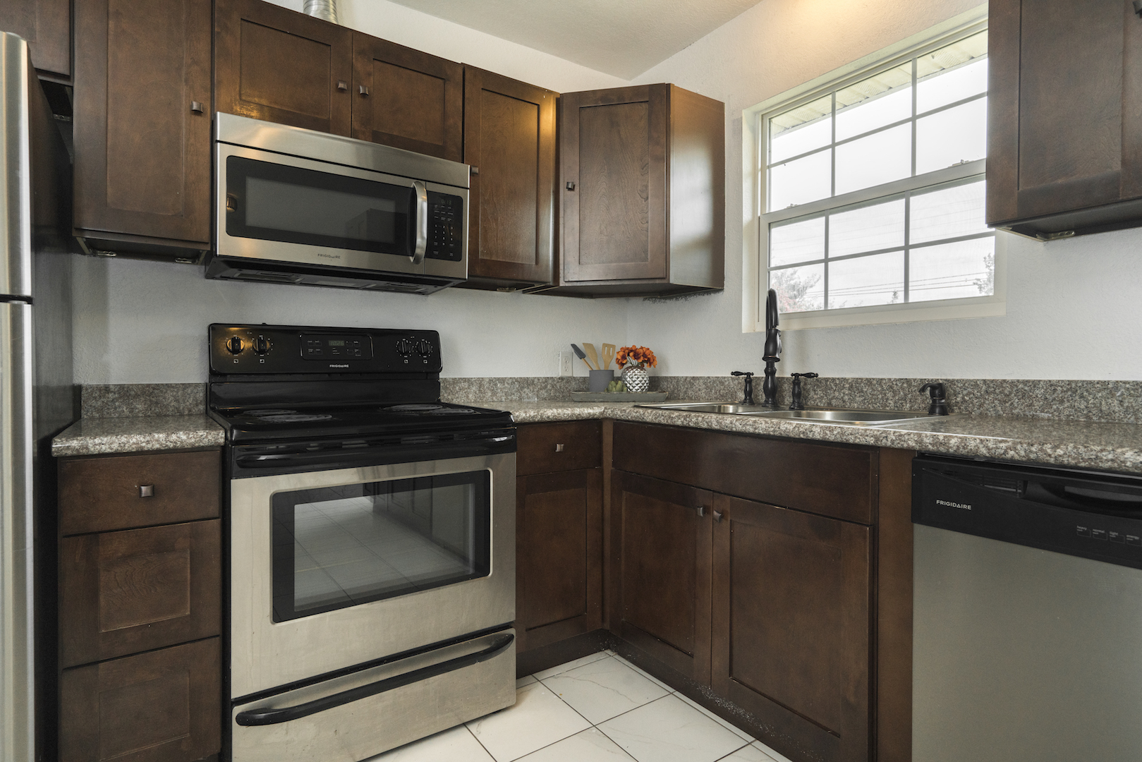 2346 Lagoon Dr | Mesquite | TX | 75150 header image.