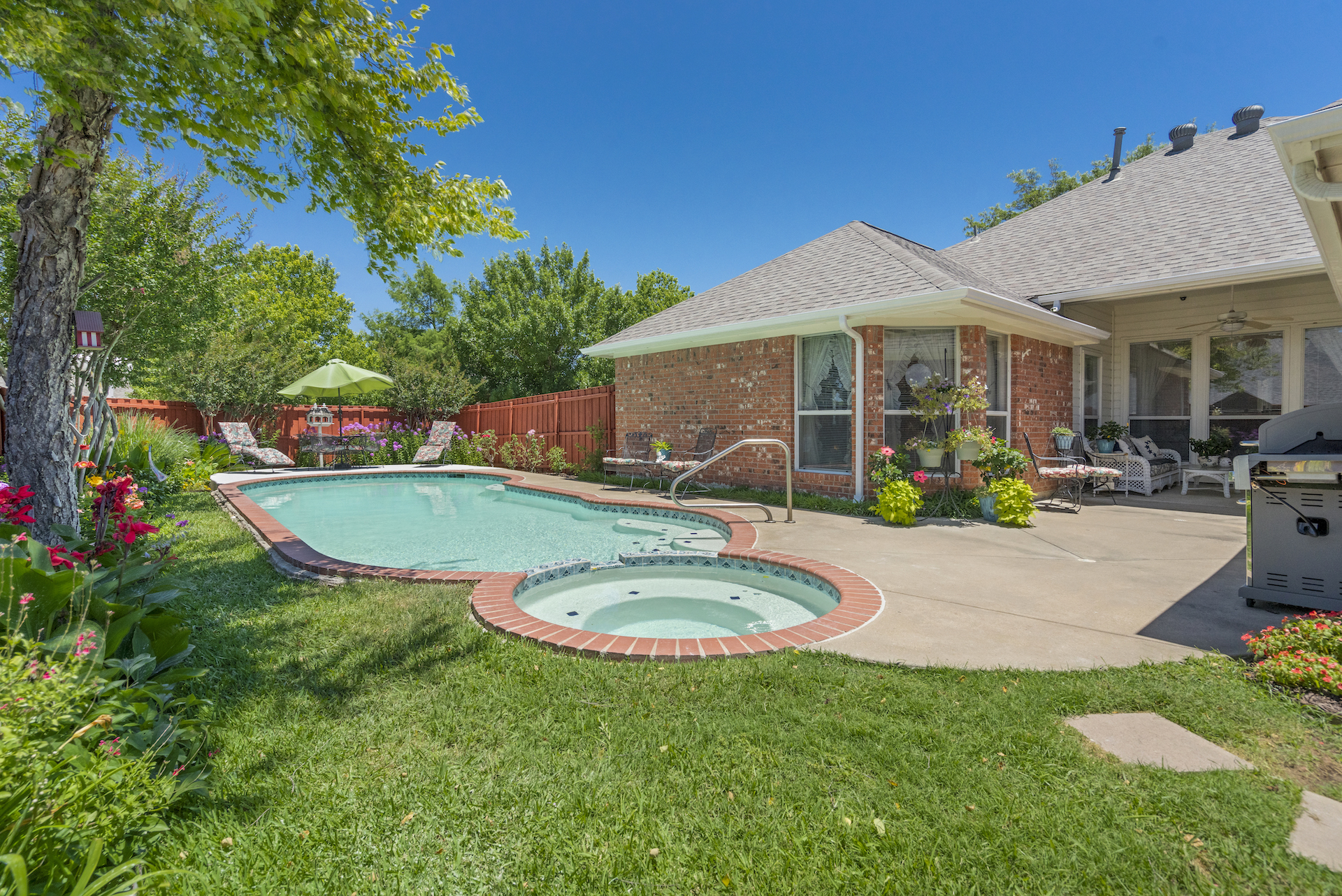 901 Granview Dr | Lewisville | Texas | 75067 header image.