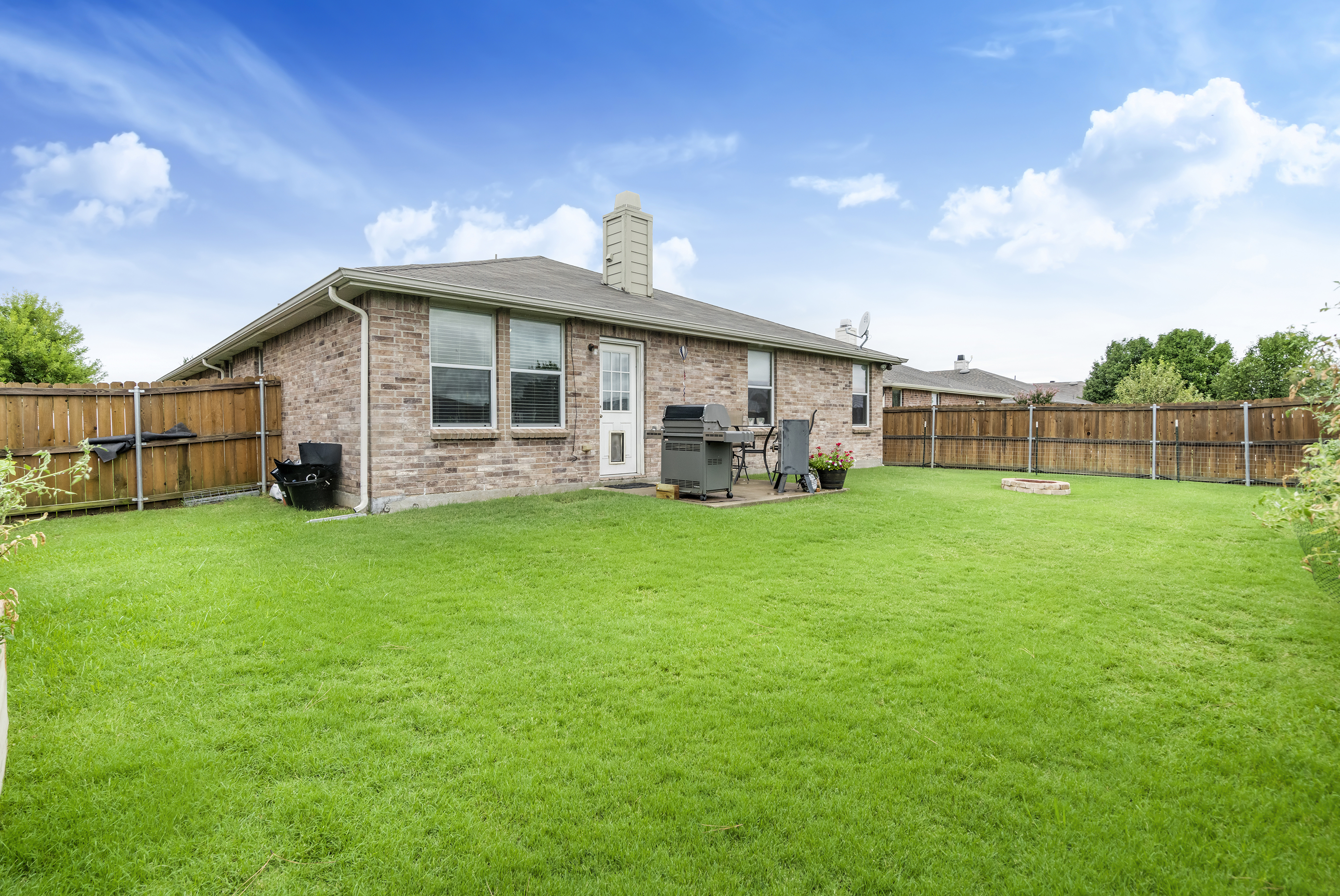 1713 Creek Bend Ln | Little Elm | Texas | 75068 header image.