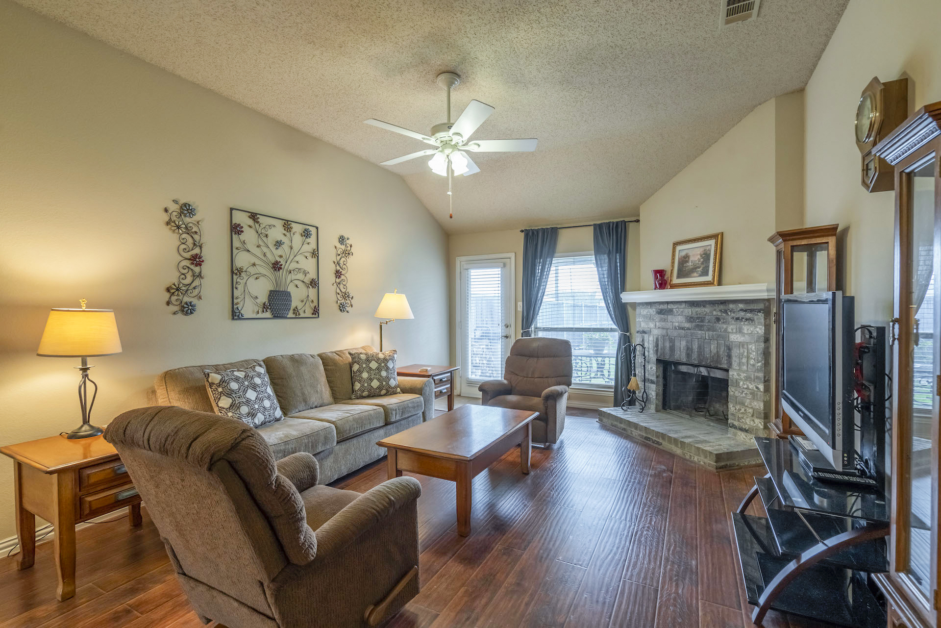 1404 London Dr | Wylie | Texas | 75098 header image.