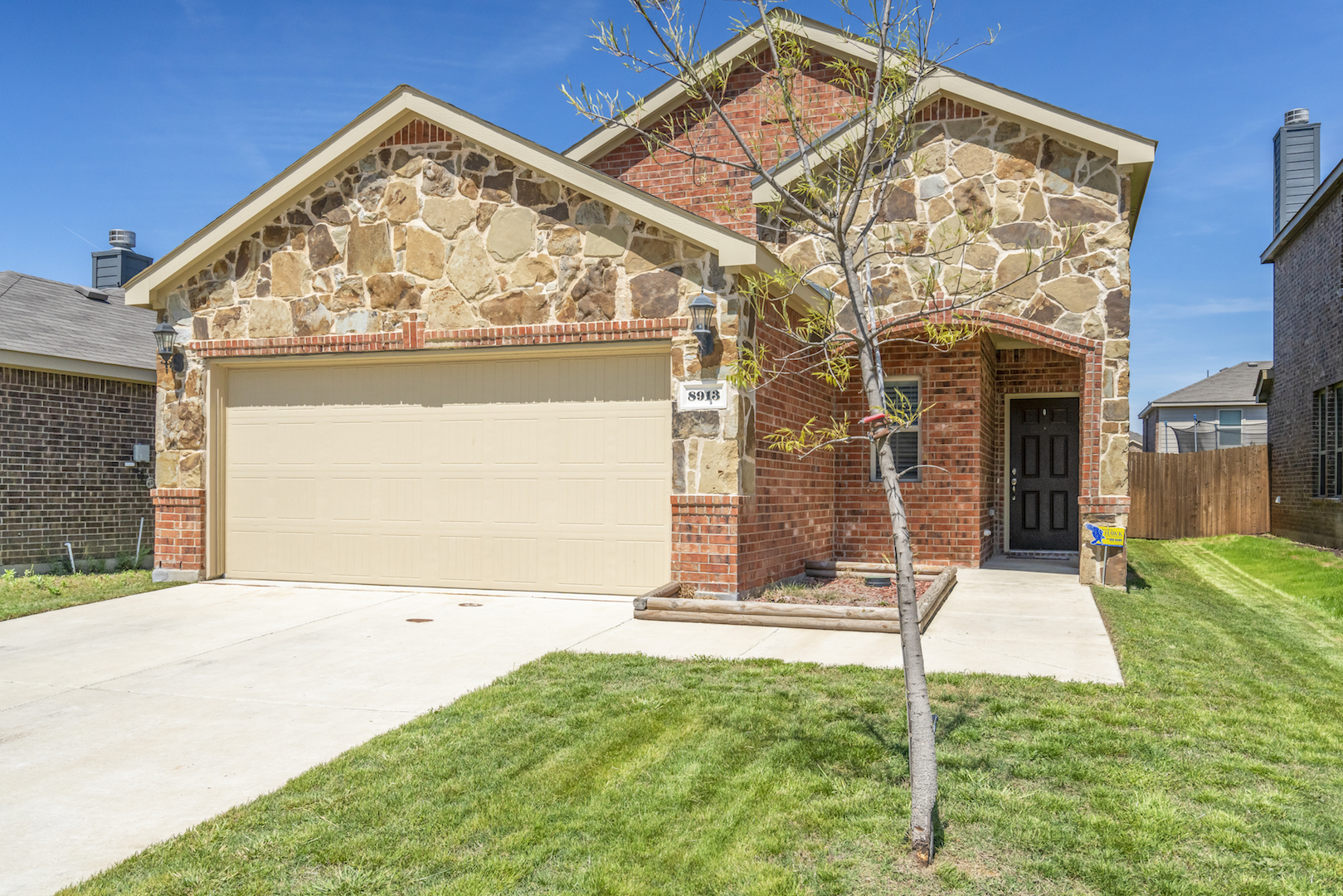 8913 Deadwood Lane | Aubrey | TX | 76227 header image.