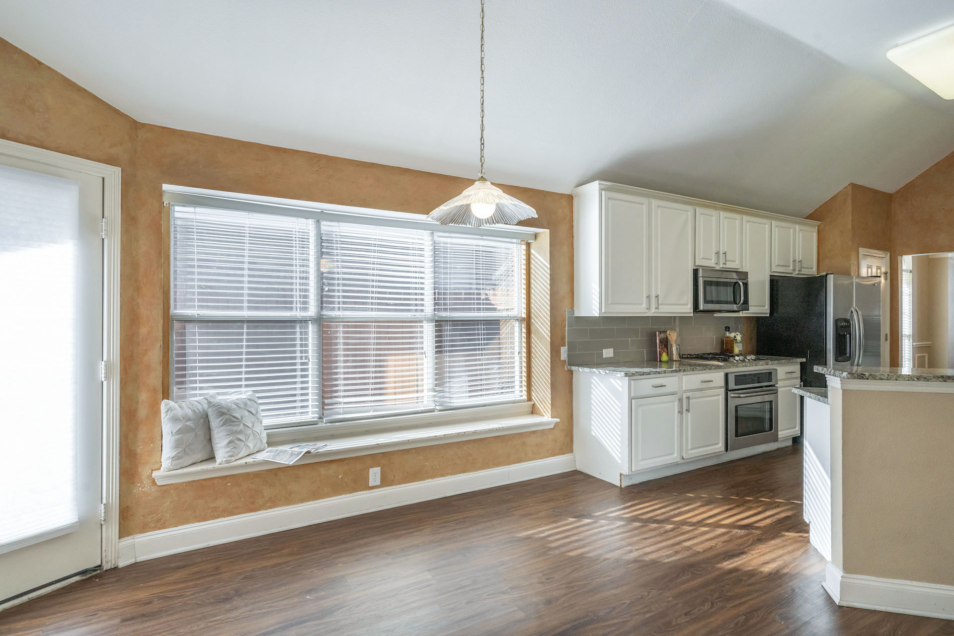 480 Crestview Point | Lewisville | Texas | 75067 header image.