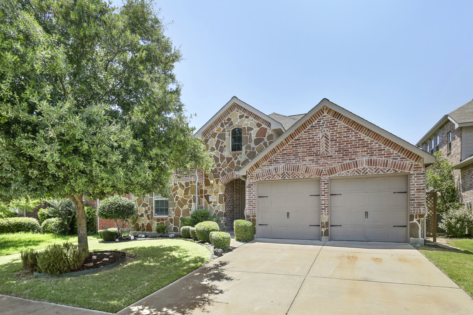 516 Hummingbird Drive | Little Elm | TX | 75068 header image.