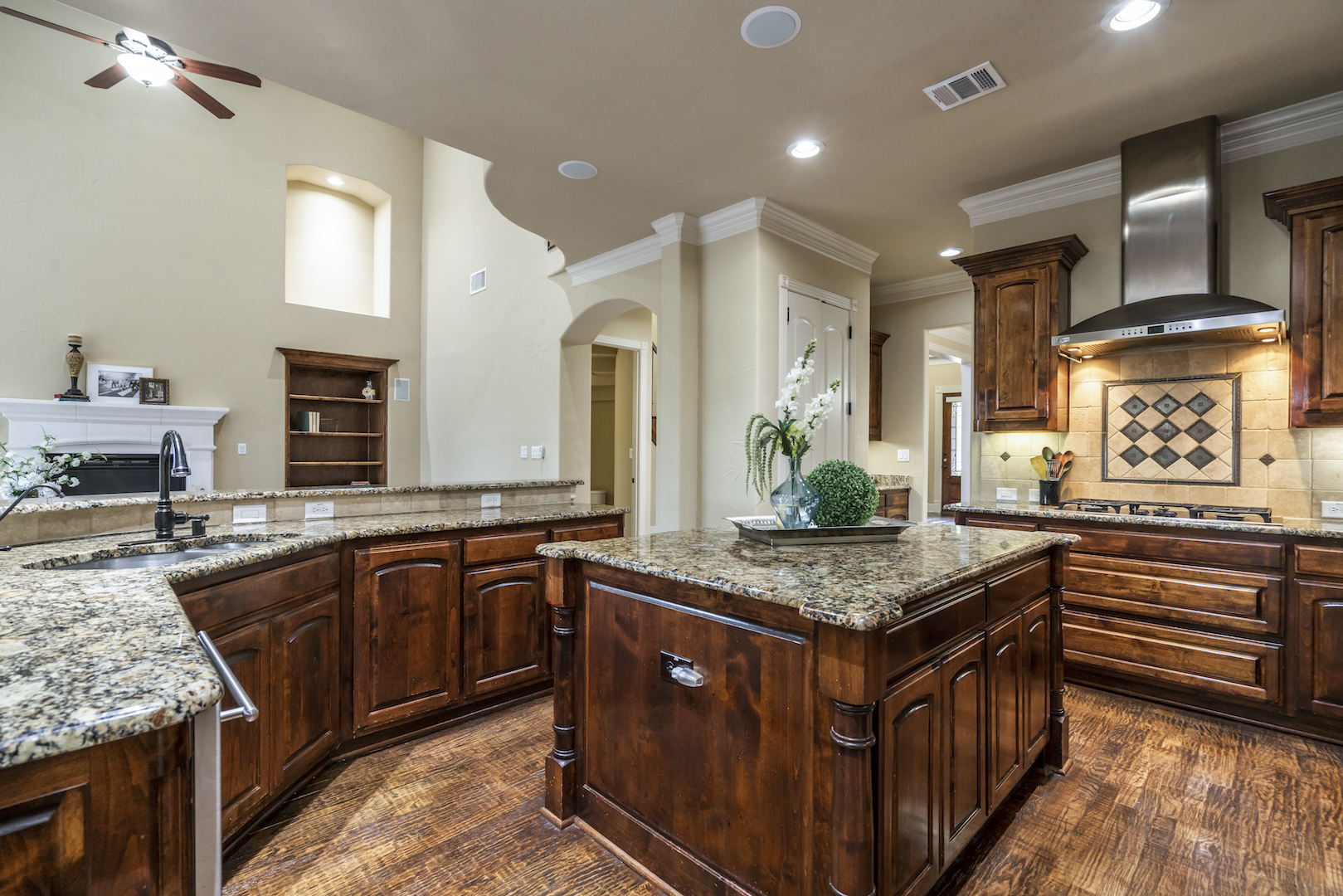 2709 Broken Bow Circle | Plano | TX | 75039 header image.