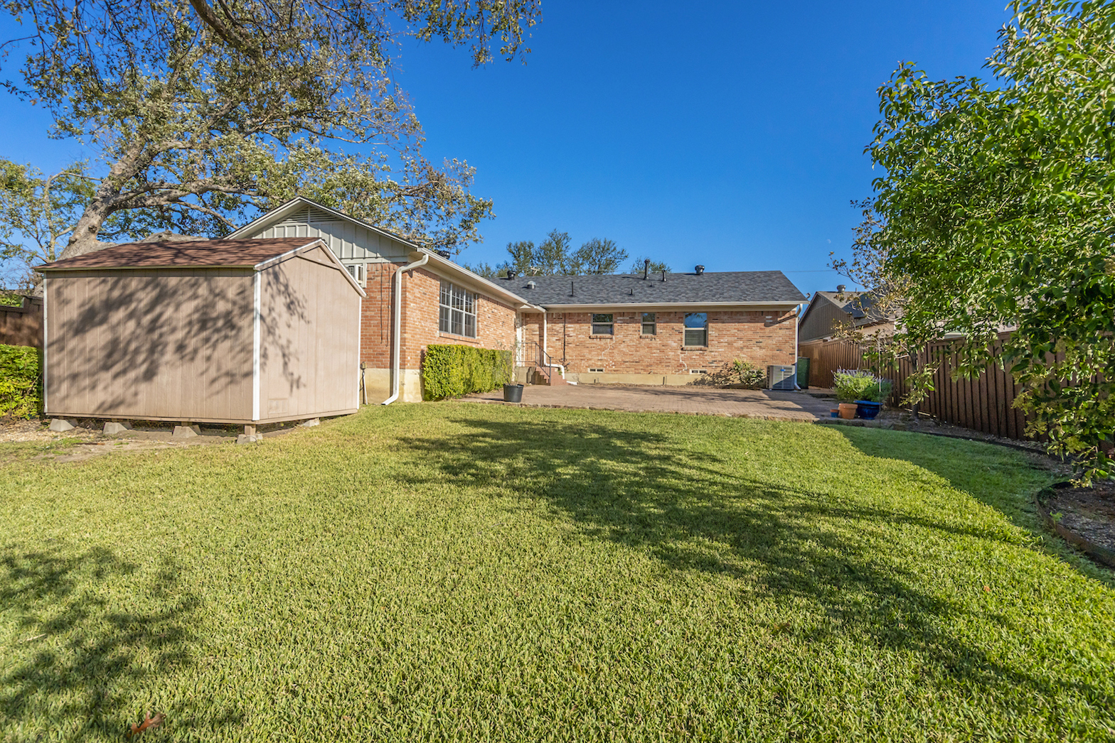 9215 Boundbrook Ave | Dallas | Texas | 75243 header image.