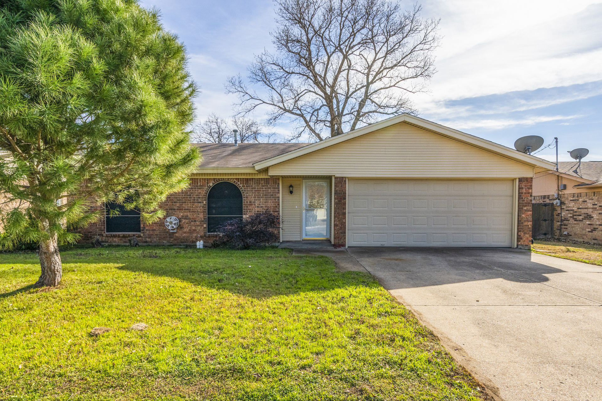 6004 Hillcrest Dr | Watauga | Texas | 76148 header image.